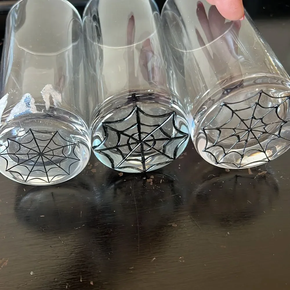 Set of 4 Pottery Barn Spider Web Tall Cocktail Glasses